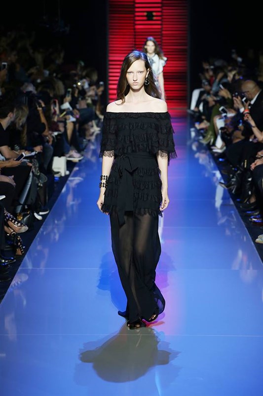 Elie Saab Ready-to-Wear Spring Summer 2016 Fashion Show
